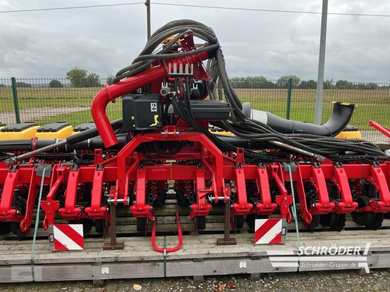 Einzelkornsägerät of the type Väderstad NEUMASCHINE | TEMPO V TPV 12 + FH 2200, Neumaschine in Friedland (Picture 6)